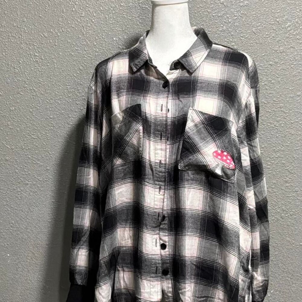 Torrid Women's Shirt
